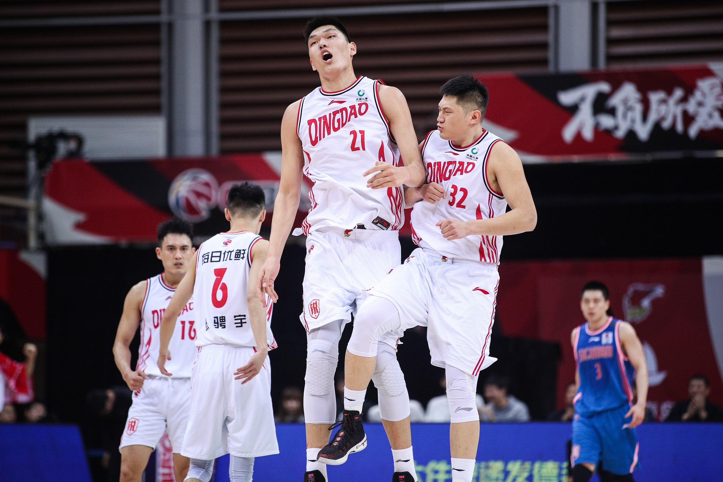 kaiyun网站-转折点山东男篮门线救险；国王杯冲刺阶段攻防权衡；赛场秩序良好；阵容厚度经受考验的简单介绍